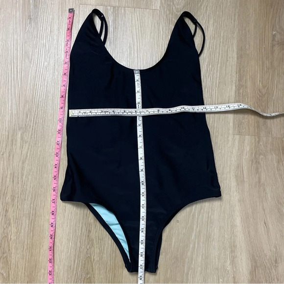 Forever 21 Women’s One Piece Swimsuit Size Medium Black Strappy NWT - Picture 6 of 7
